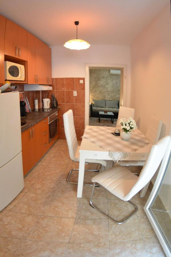White Night City Center Apartman Belgrád Kültér fotó