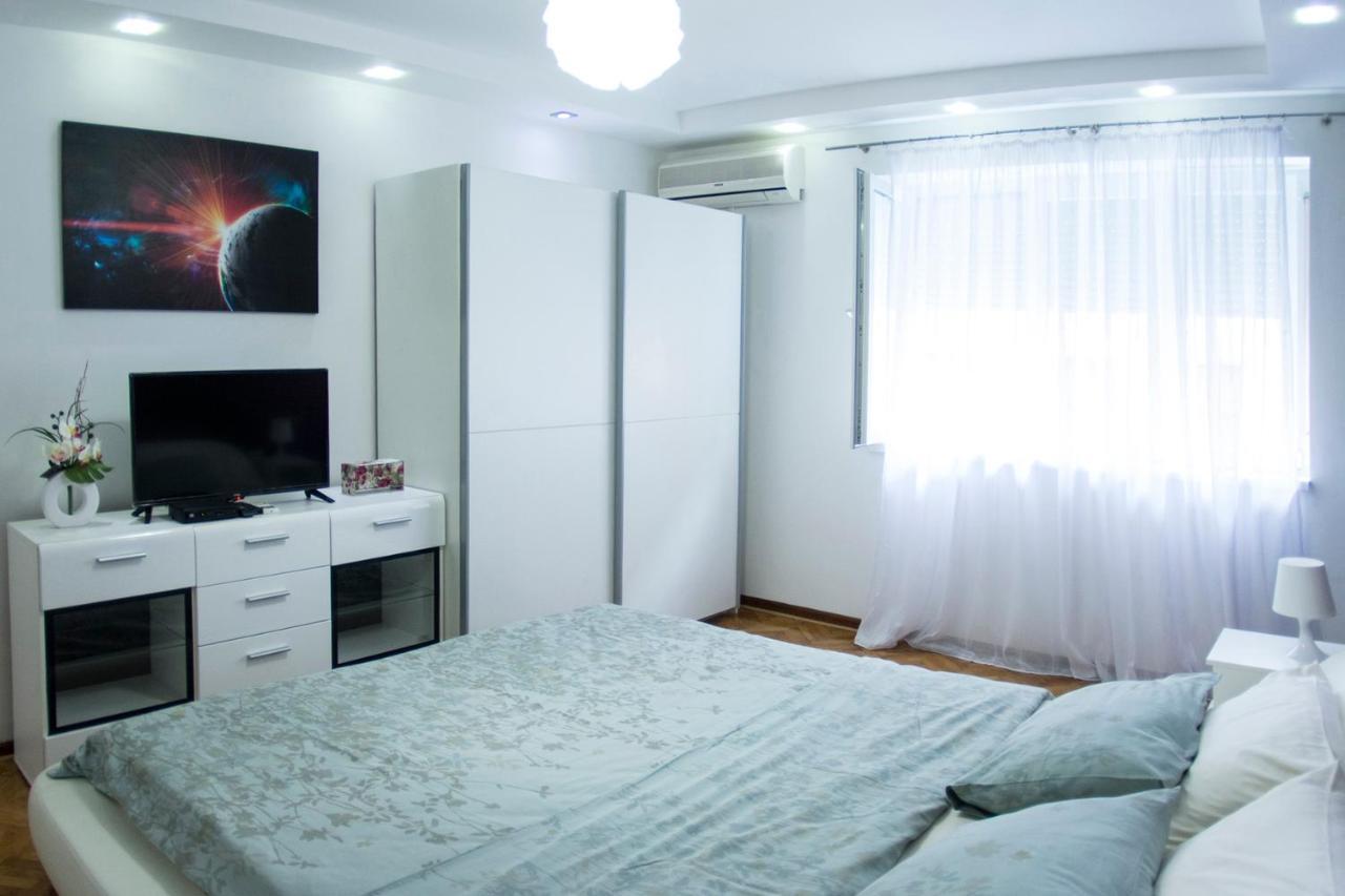 White Night City Center Apartman Belgrád Kültér fotó
